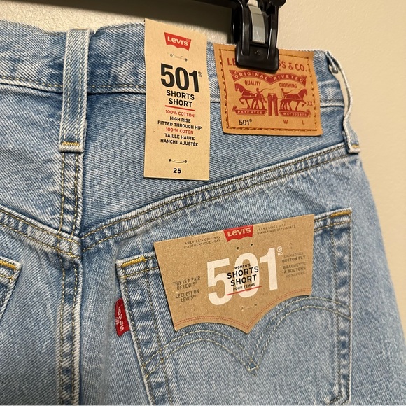 LEVIS 501 Jean Cut Off Short - Picture 5 of 5